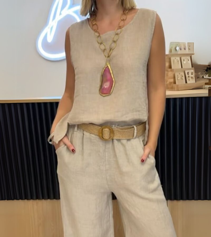 Olga | Stijlvolle en Compleet Verlichte Linnen Outfit