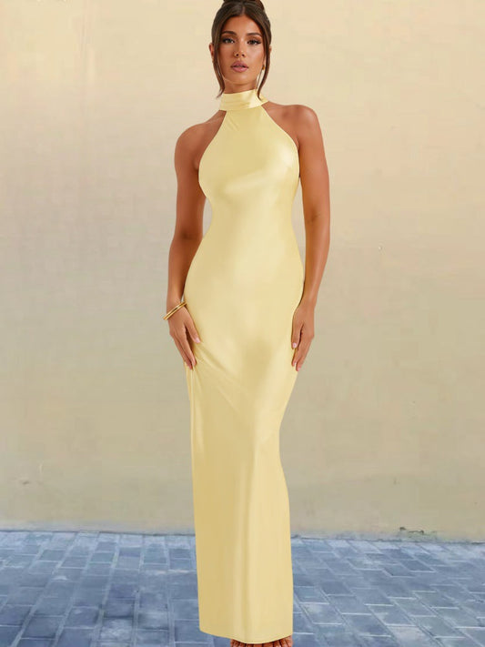 ZEYNEP | Elegante Satijnen Maxijurk met Halter-Uitsnijding