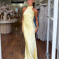 ZEYNEP | Elegante Satijnen Maxijurk met Halter-Uitsnijding