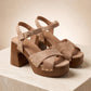 Sandalen Gaia — taupe, gekruiste banden en gouden studs