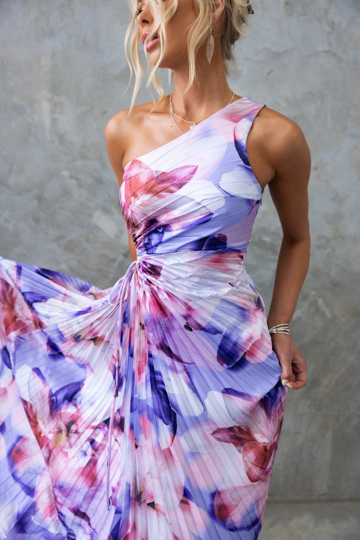 ELLA | One-Shoulder-Plissé-Midikleed