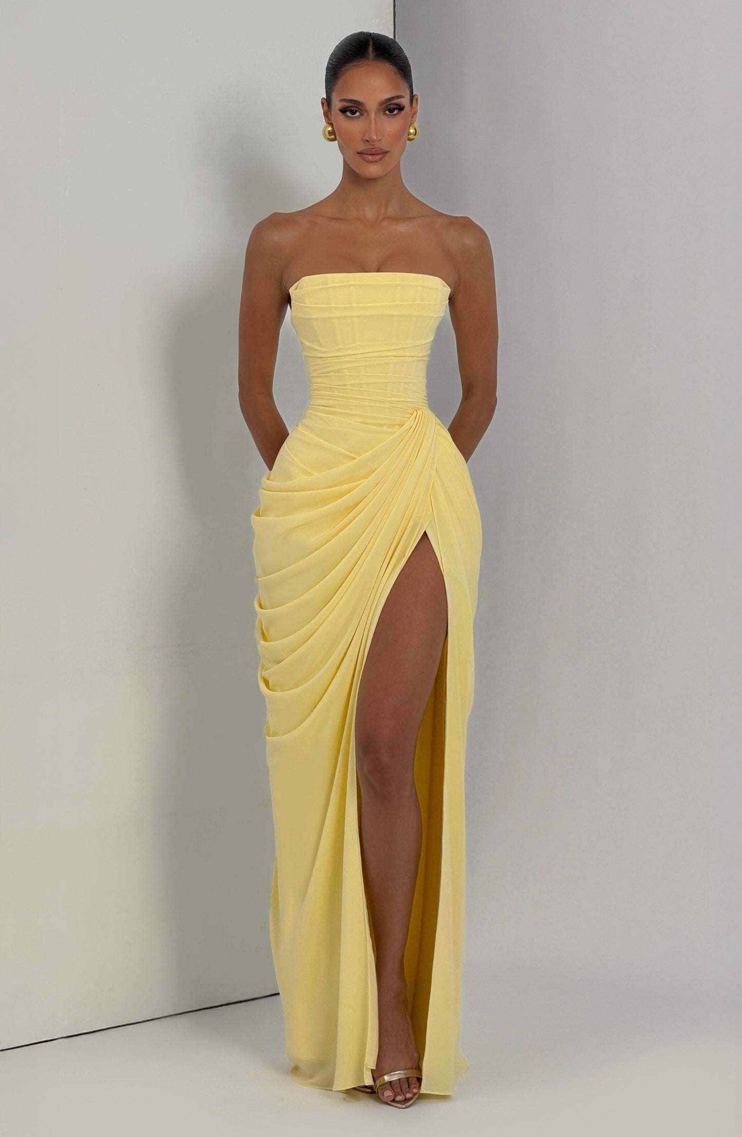 HANNAH | Elegante Maxidress met Drapering en Hoge Split