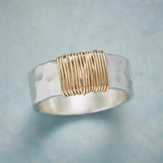 Novellea | Vintage Gouden Ring met Zilveren Draad