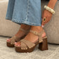 Sandalen Gaia — taupe, gekruiste banden en gouden studs
