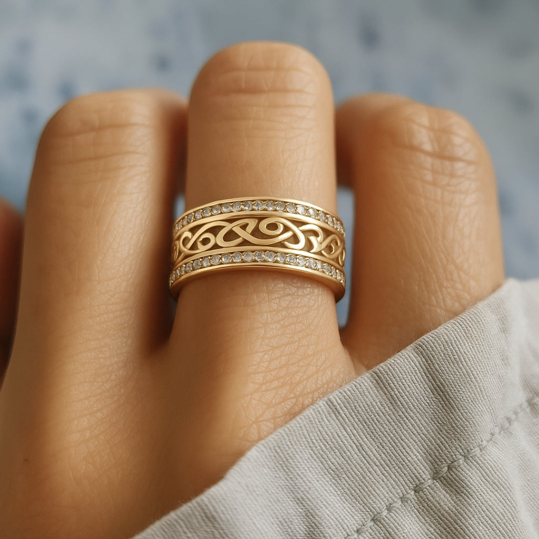 Heldere Holle Gouden Ring